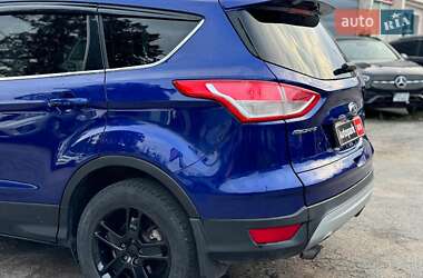 Внедорожник / Кроссовер Ford Escape 2015 в 