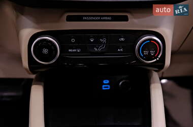 Внедорожник / Кроссовер Ford Escape 2021 в 