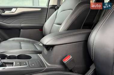 Внедорожник / Кроссовер Ford Escape 2021 в 