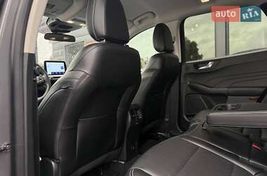 Внедорожник / Кроссовер Ford Escape 2021 в 