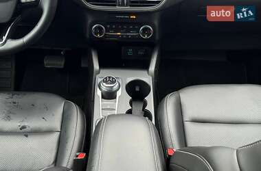 Внедорожник / Кроссовер Ford Escape 2021 в 
