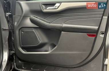 Внедорожник / Кроссовер Ford Escape 2021 в 