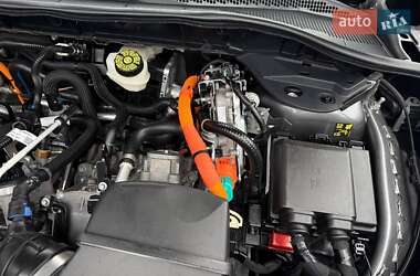 Внедорожник / Кроссовер Ford Escape 2021 в 