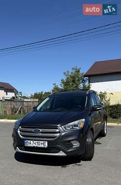 Внедорожник / Кроссовер Ford Escape 2017 в Киеве