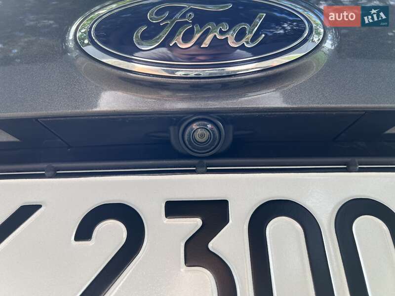 Внедорожник / Кроссовер Ford Escape 2018 в Киеве