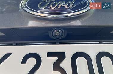 Позашляховик / Кросовер Ford Escape 2018 в 
