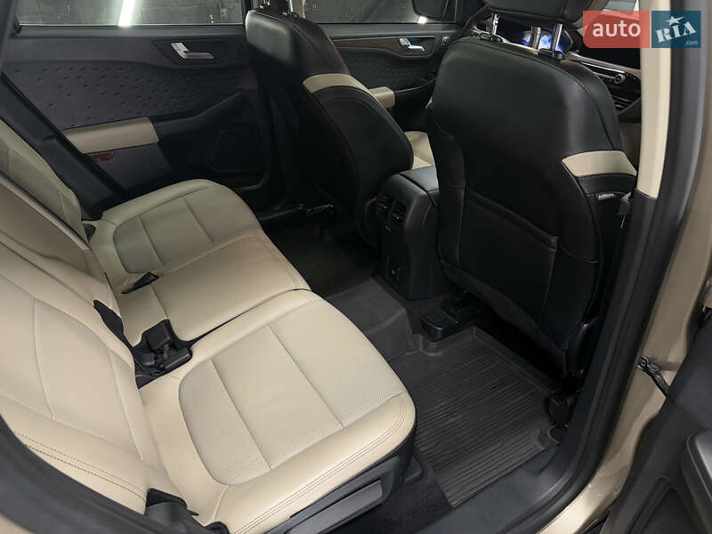 Внедорожник / Кроссовер Ford Escape 2020 в Киеве