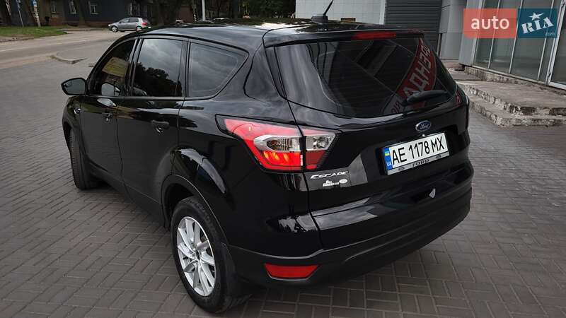 Внедорожник / Кроссовер Ford Escape 2017 в Каменском