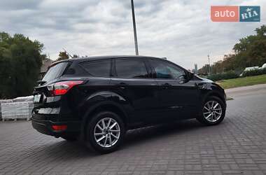 Внедорожник / Кроссовер Ford Escape 2017 в 