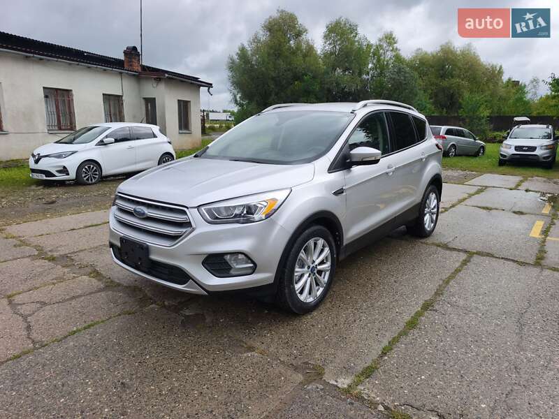 Внедорожник / Кроссовер Ford Escape 2017 в Стрые