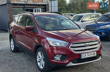 Внедорожник / Кроссовер Ford Escape 2017 в 
