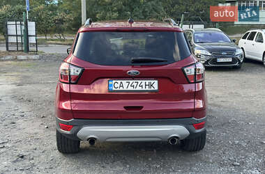 Внедорожник / Кроссовер Ford Escape 2017 в 