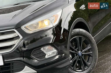 Внедорожник / Кроссовер Ford Escape 2018 в 