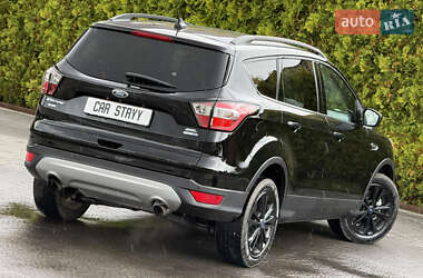 Внедорожник / Кроссовер Ford Escape 2018 в 