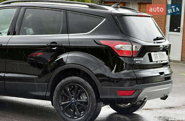Внедорожник / Кроссовер Ford Escape 2018 в 