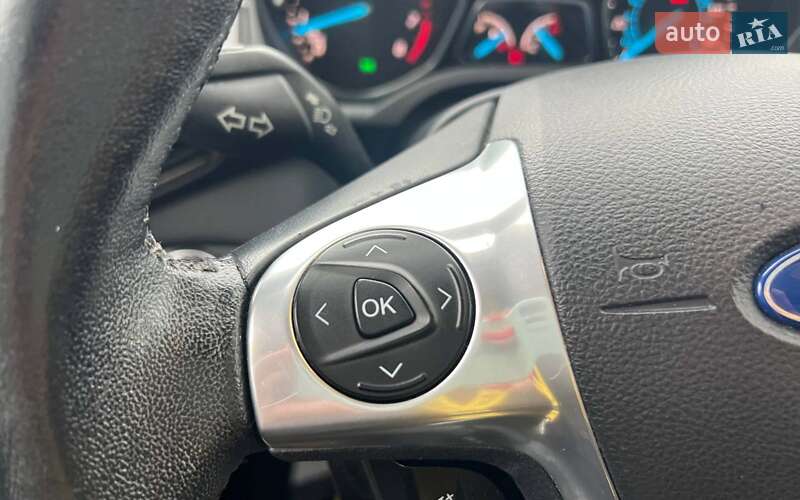 Внедорожник / Кроссовер Ford Escape 2015 в Ивано-Франковске