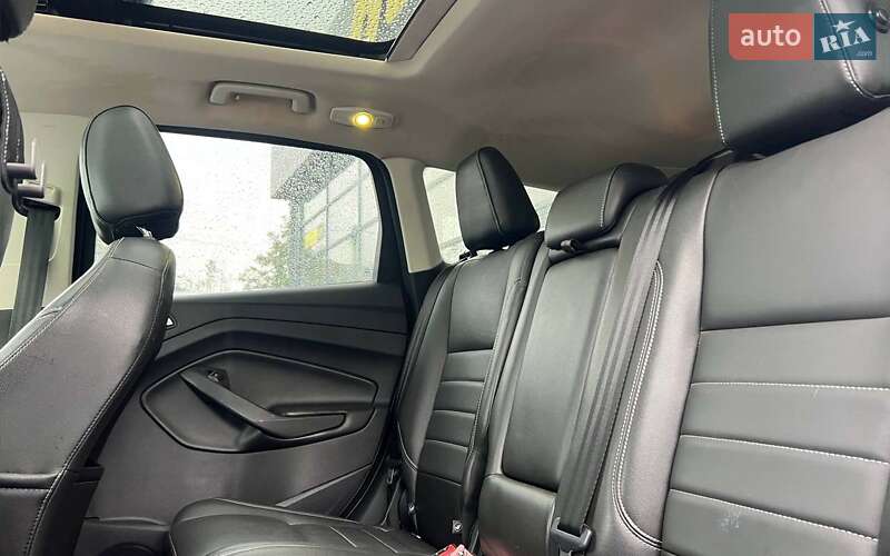 Внедорожник / Кроссовер Ford Escape 2015 в Ивано-Франковске