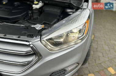Внедорожник / Кроссовер Ford Escape 2017 в 