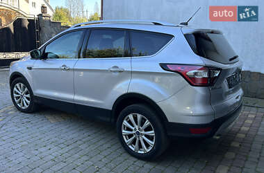 Внедорожник / Кроссовер Ford Escape 2017 в 