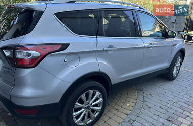 Внедорожник / Кроссовер Ford Escape 2017 в 