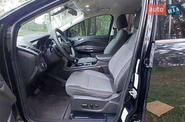 Позашляховик / Кросовер Ford Escape 2017 в 