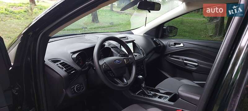 Позашляховик / Кросовер Ford Escape 2017 в Дубні