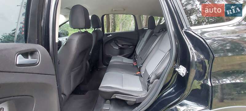 Позашляховик / Кросовер Ford Escape 2017 в Дубні