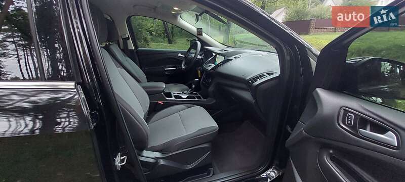 Позашляховик / Кросовер Ford Escape 2017 в Дубні