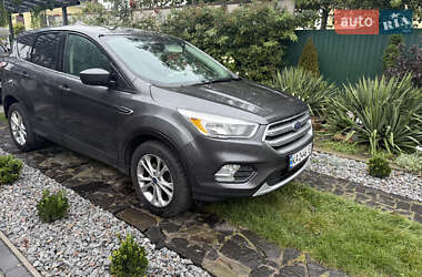 Внедорожник / Кроссовер Ford Escape 2017 в 