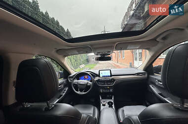 Позашляховик / Кросовер Ford Escape 2020 в 