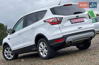Внедорожник / Кроссовер Ford Escape 2017 в 