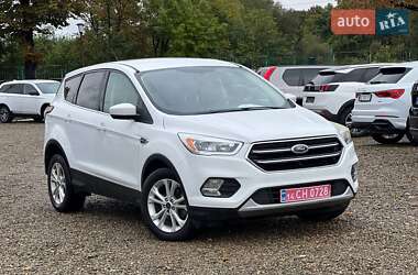 Внедорожник / Кроссовер Ford Escape 2017 в Стрые