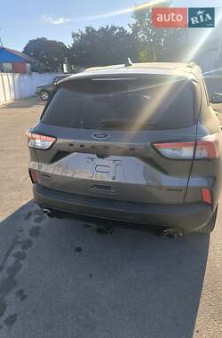Внедорожник / Кроссовер Ford Escape 2021 в 
