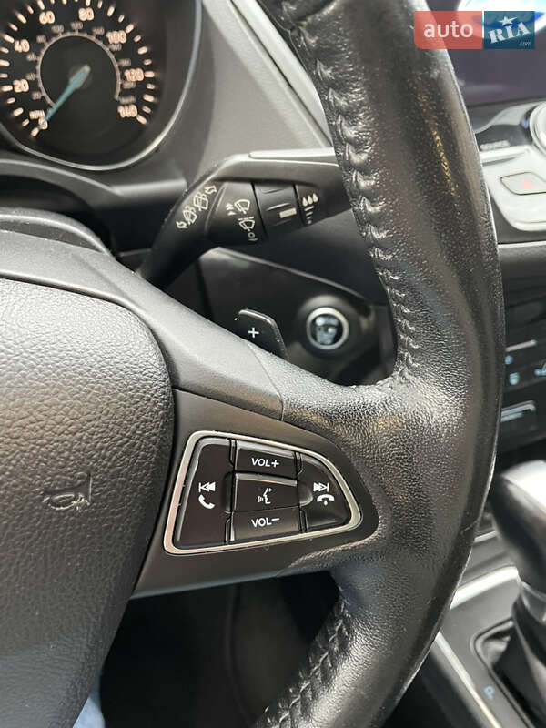 Внедорожник / Кроссовер Ford Escape 2017 в Ивано-Франковске