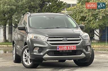Внедорожник / Кроссовер Ford Escape 2018 в 