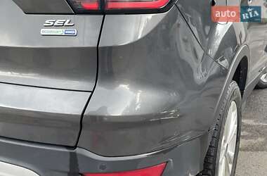 Внедорожник / Кроссовер Ford Escape 2018 в 