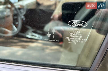 Позашляховик / Кросовер Ford Escape 2022 в 