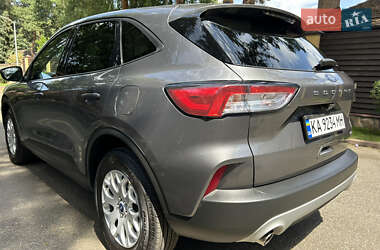 Позашляховик / Кросовер Ford Escape 2022 в 