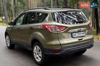 Внедорожник / Кроссовер Ford Escape 2014 в 