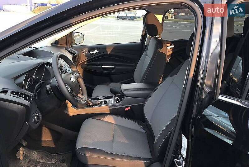 Внедорожник / Кроссовер Ford Escape 2017 в Львове