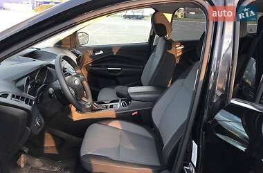 Позашляховик / Кросовер Ford Escape 2017 в 