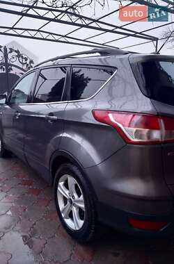 Позашляховик / Кросовер Ford Escape 2014 в 