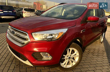 Внедорожник / Кроссовер Ford Escape 2018 в 