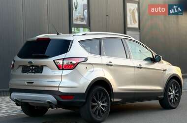 Внедорожник / Кроссовер Ford Escape 2018 в 
