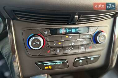Внедорожник / Кроссовер Ford Escape 2018 в 