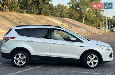 Внедорожник / Кроссовер Ford Escape 2015 в 