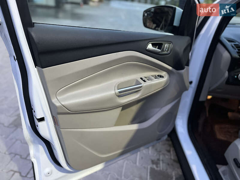 Внедорожник / Кроссовер Ford Escape 2016 в Тернополе