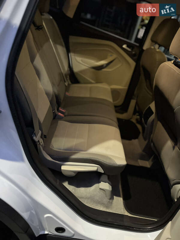 Внедорожник / Кроссовер Ford Escape 2016 в Тернополе