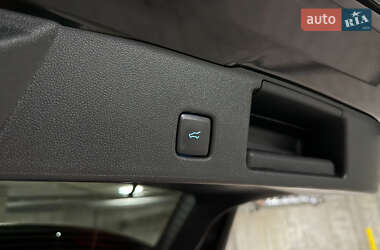 Внедорожник / Кроссовер Ford Escape 2024 в 