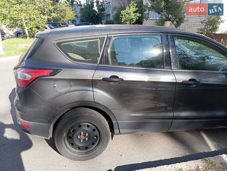Внедорожник / Кроссовер Ford Escape 2017 в Киеве